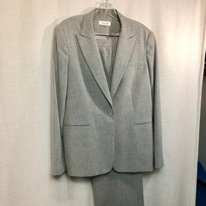 Calvin Klein Women's Pantsuit Size 12 in Light Grey